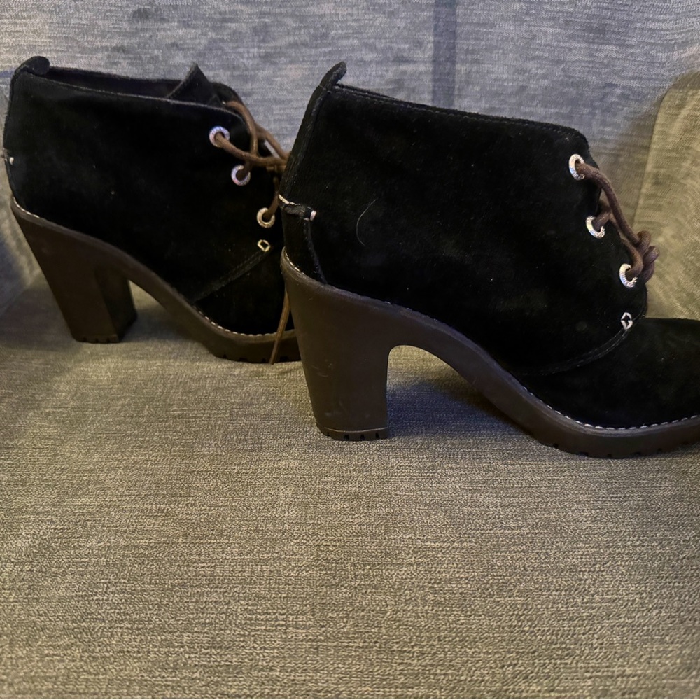 Sperry Top Sider Black Suede Lace Heeled Boots